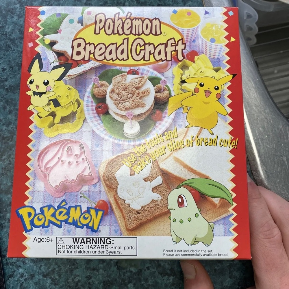 New In Box Pokémon Cookie Cutters Pikachu sandwich cutters Arts and Crafts